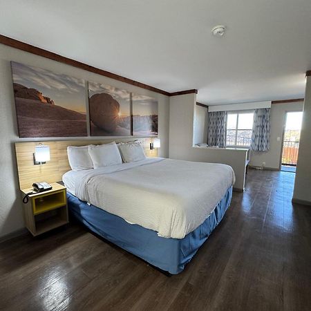 Days Inn By Wyndham Suites Fredericksburg Eksteriør billede