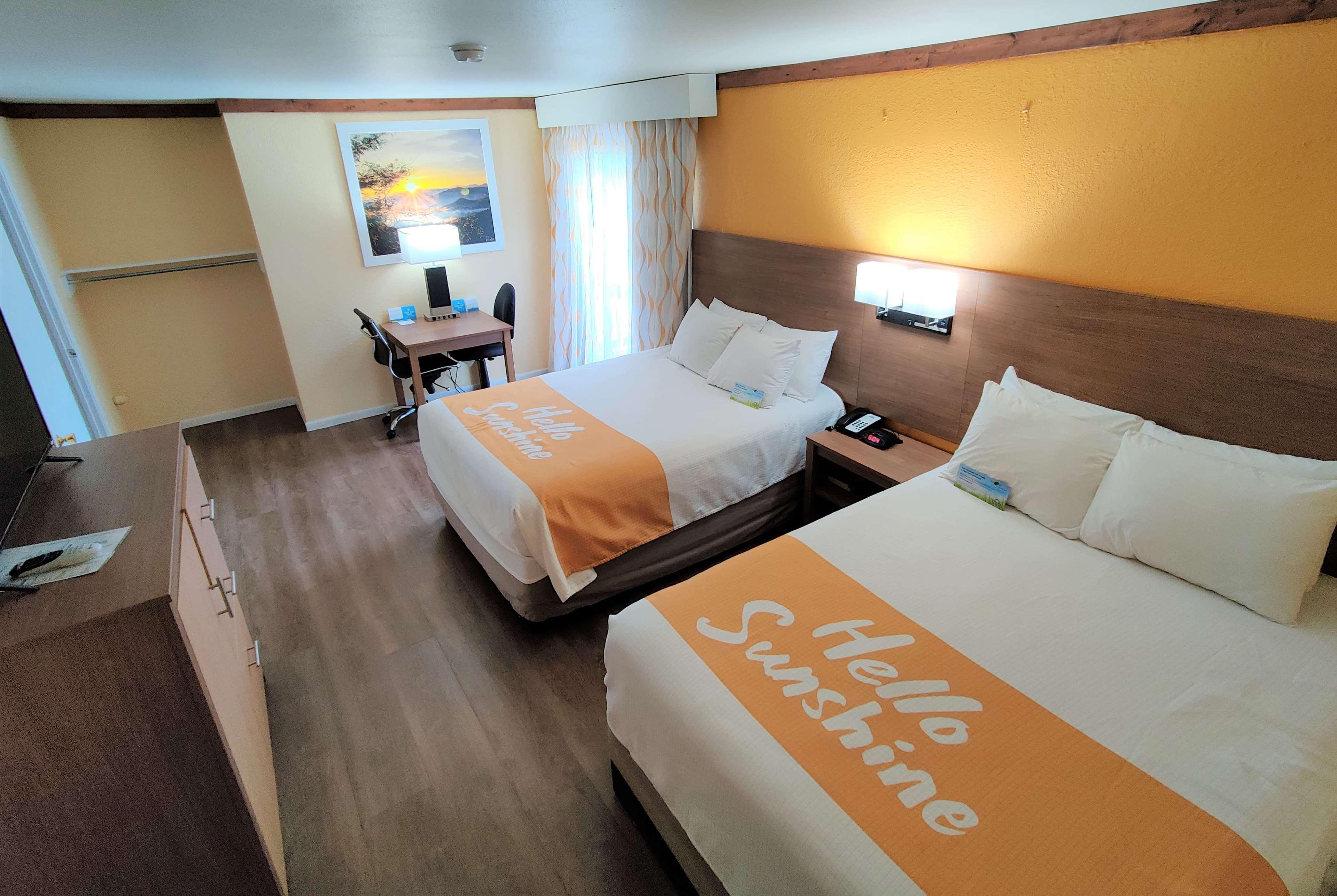 Days Inn By Wyndham Suites Fredericksburg Eksteriør billede