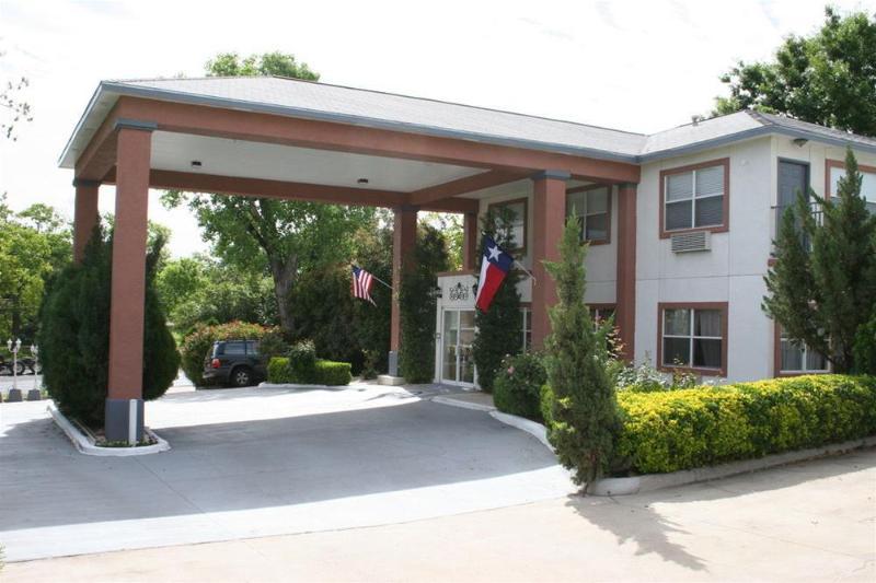 Days Inn By Wyndham Suites Fredericksburg Eksteriør billede